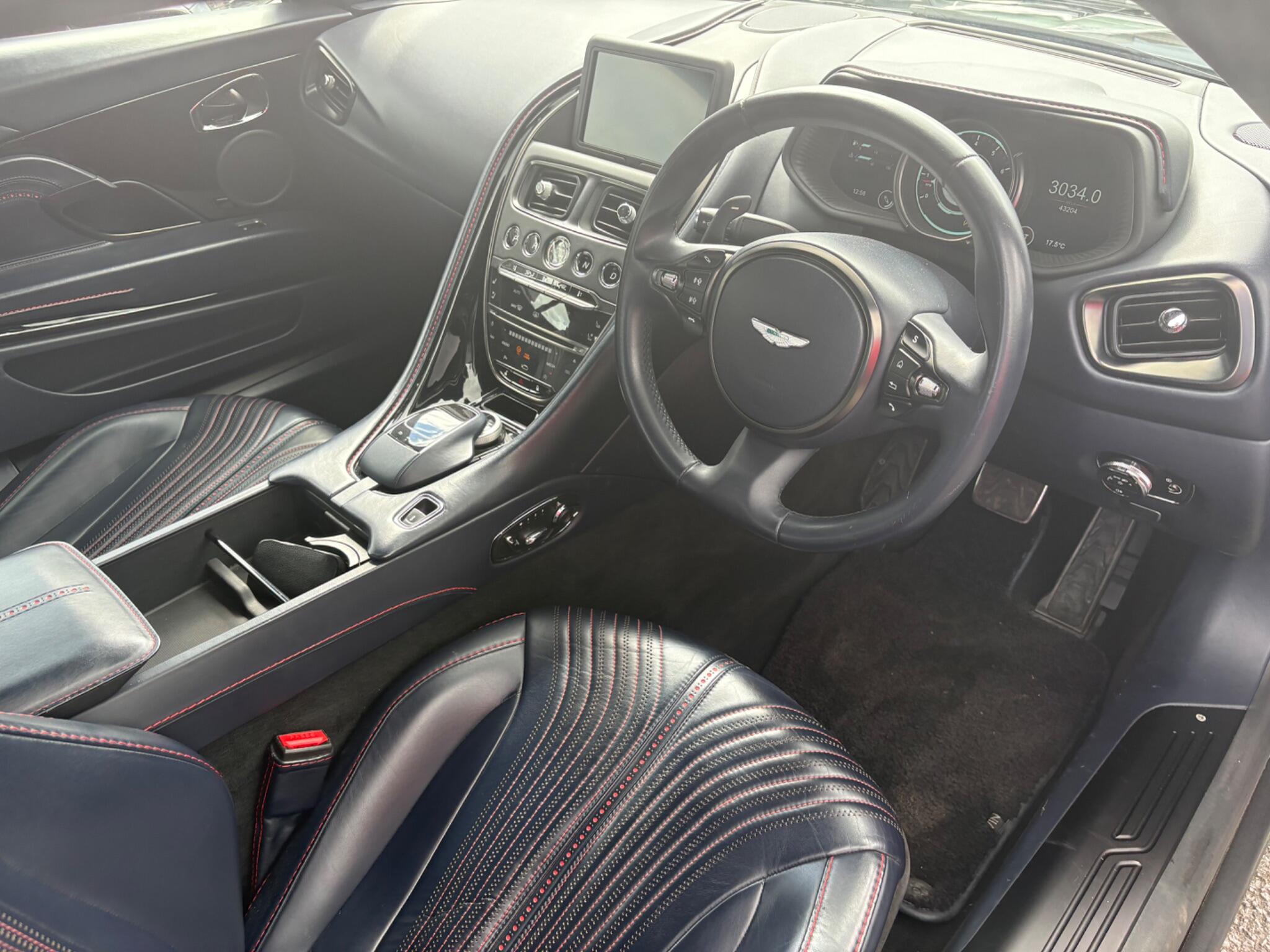 Aston Martin Db11