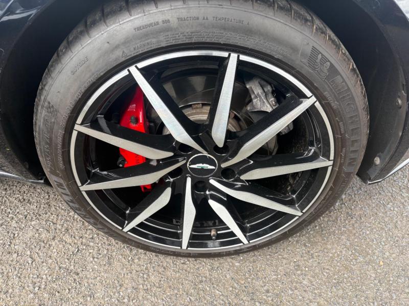 Aston Martin Db11
