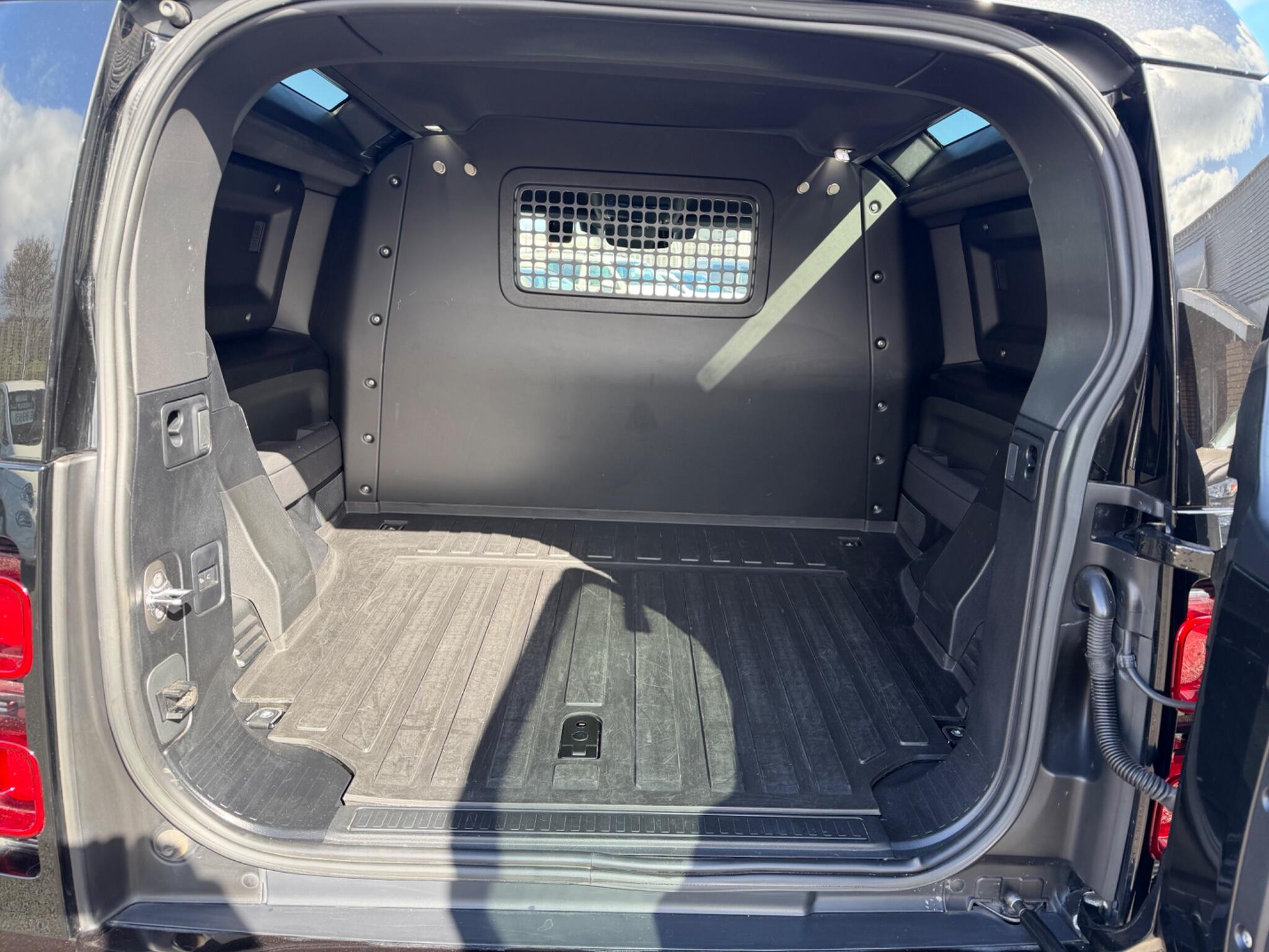 Land Rover Defender 90