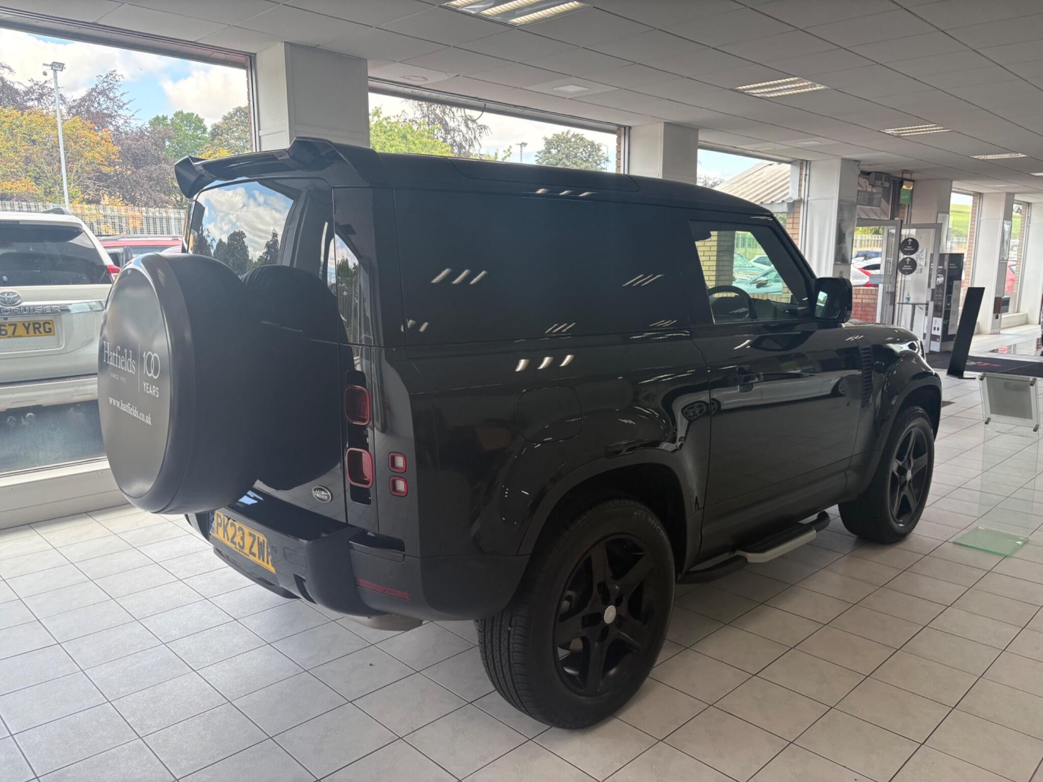 Land Rover Defender 90