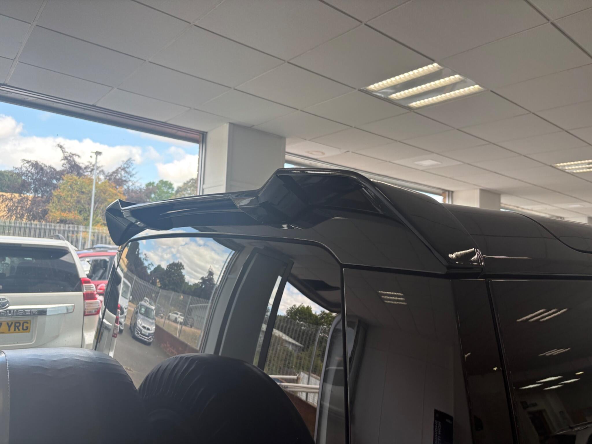Land Rover Defender 90