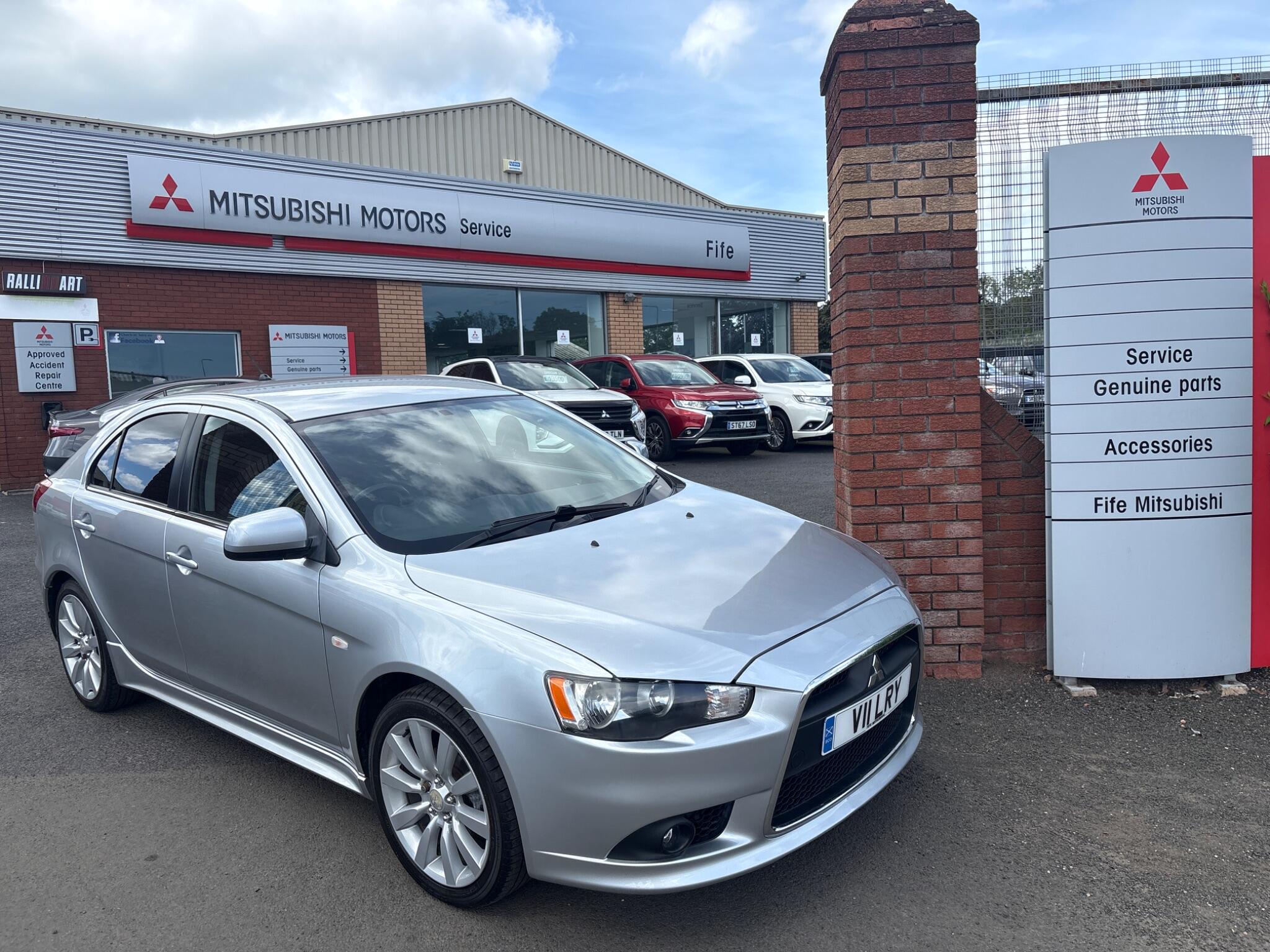 Mitsubishi Lancer
