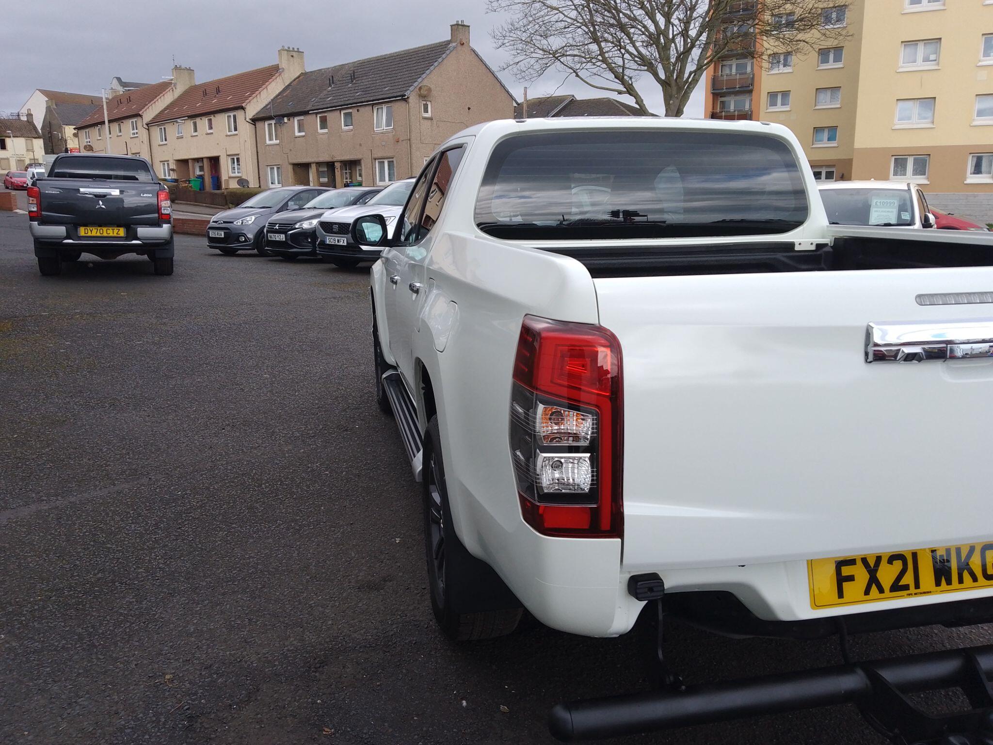 Mitsubishi L200