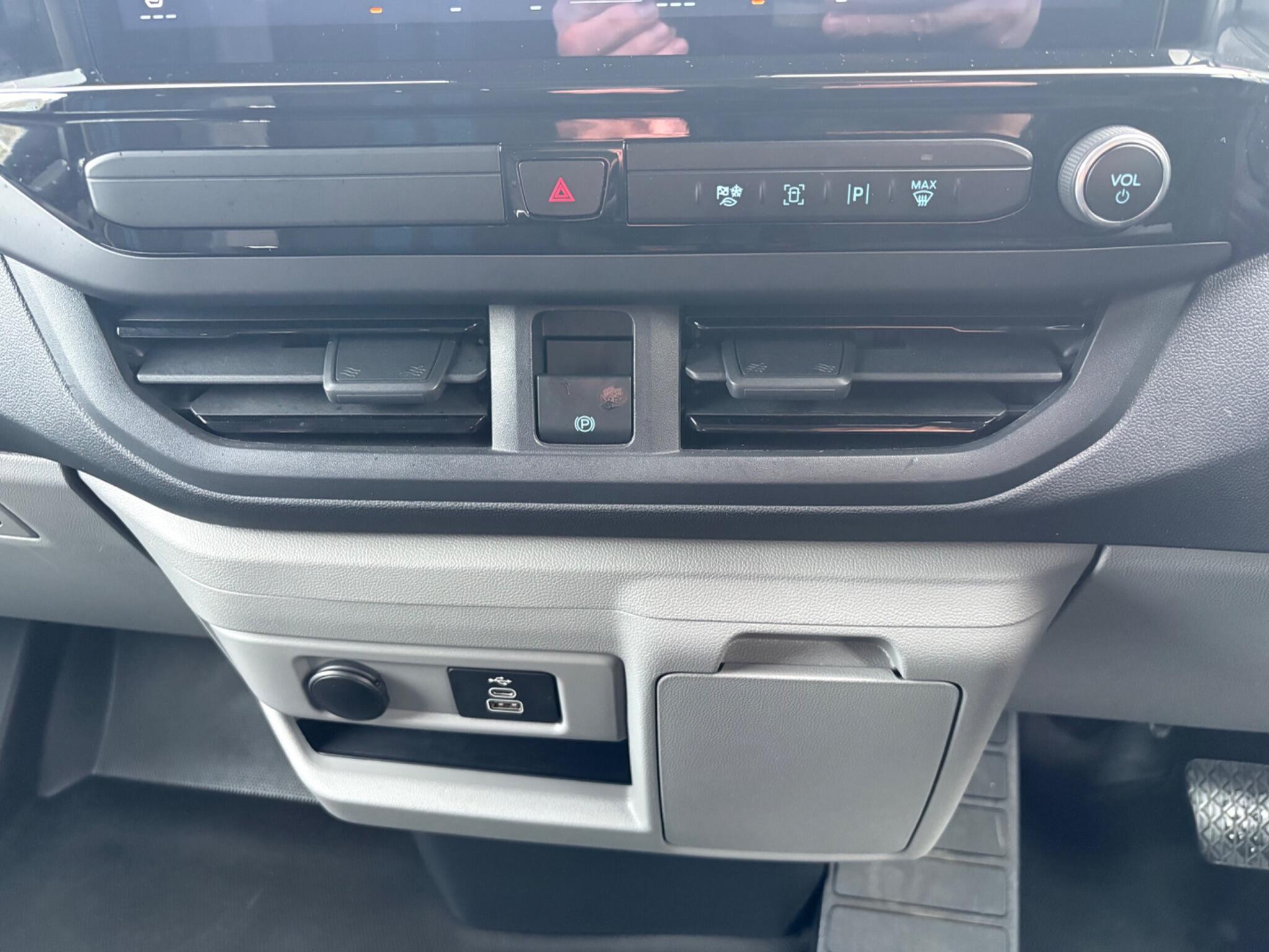 Ford E-Transit Custom