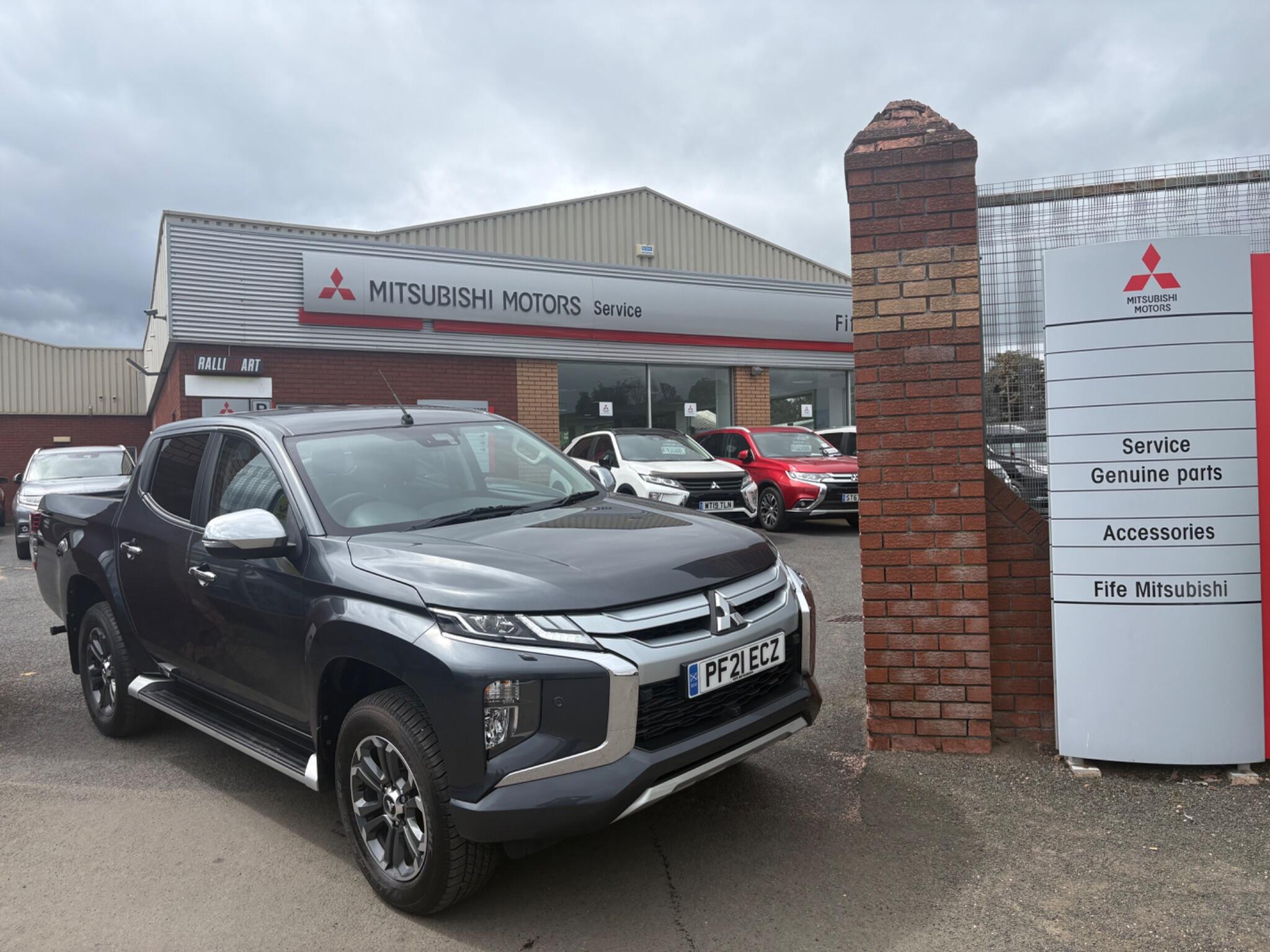 Mitsubishi L200