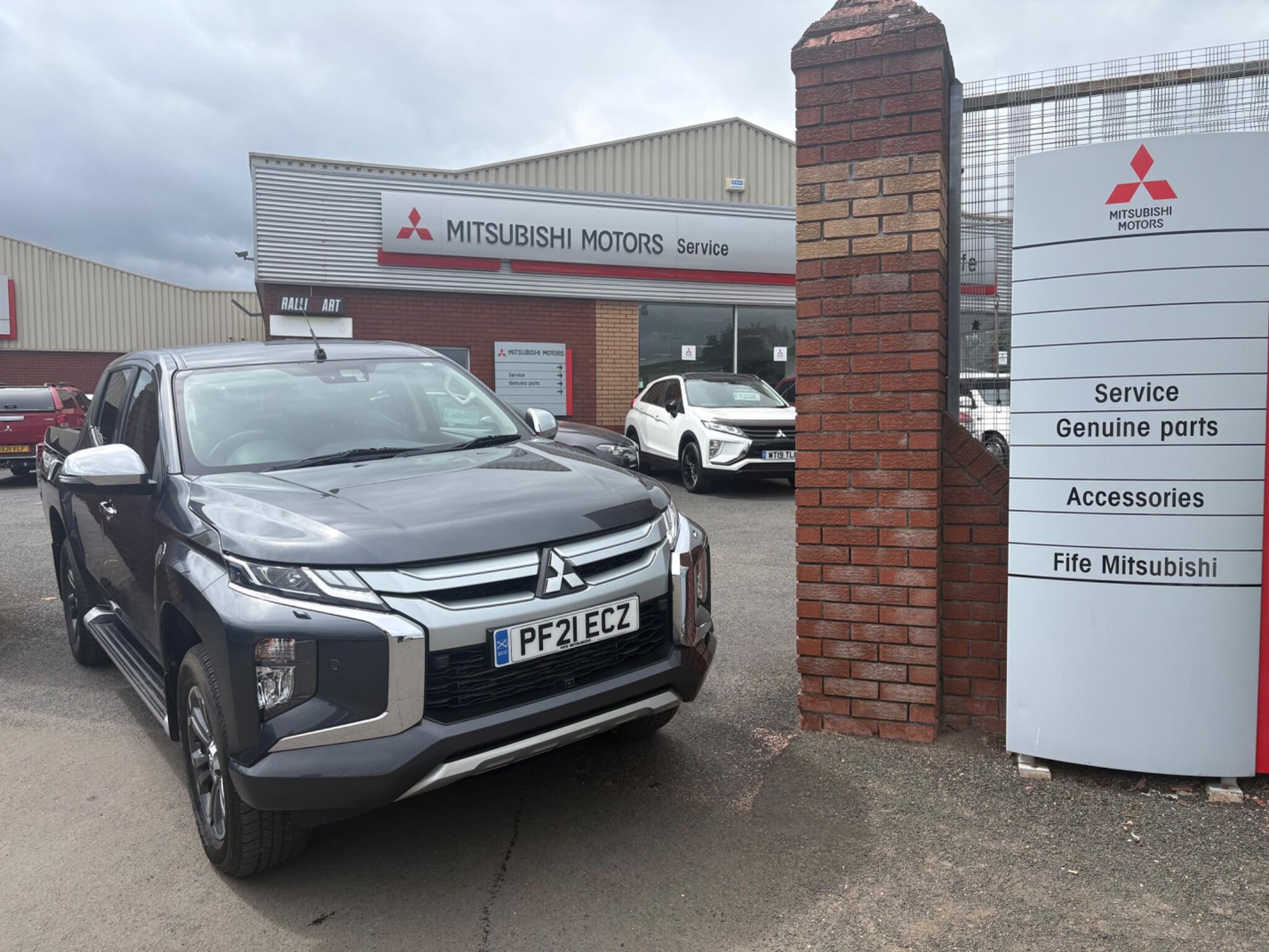 Mitsubishi L200