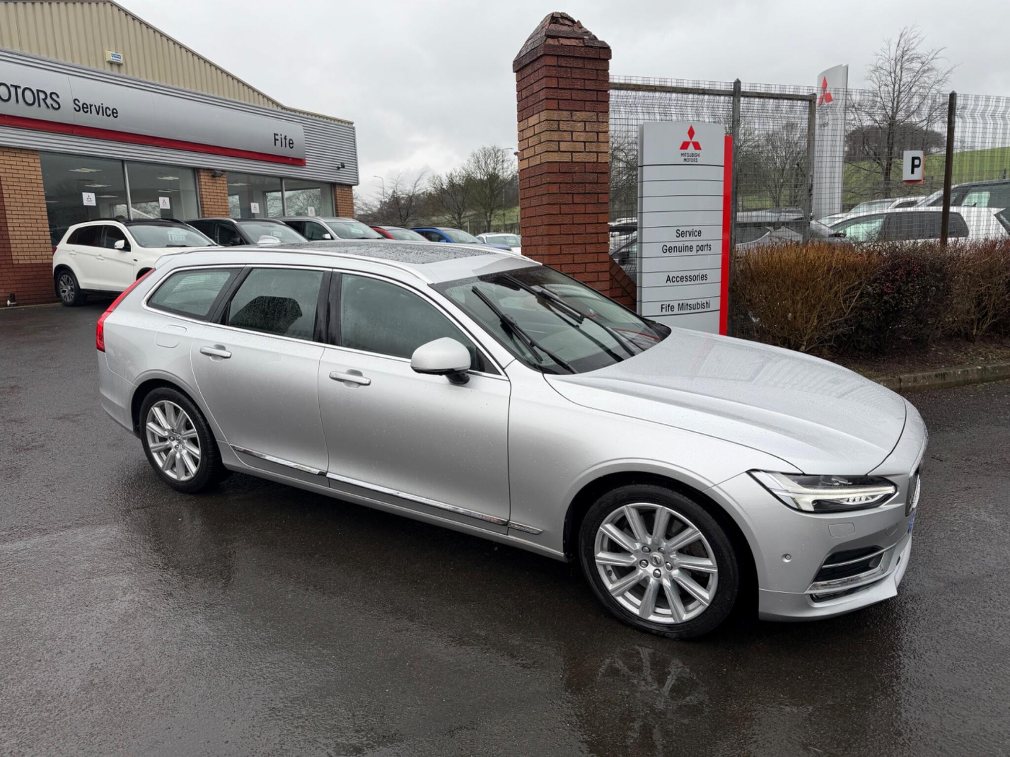 Volvo V90
