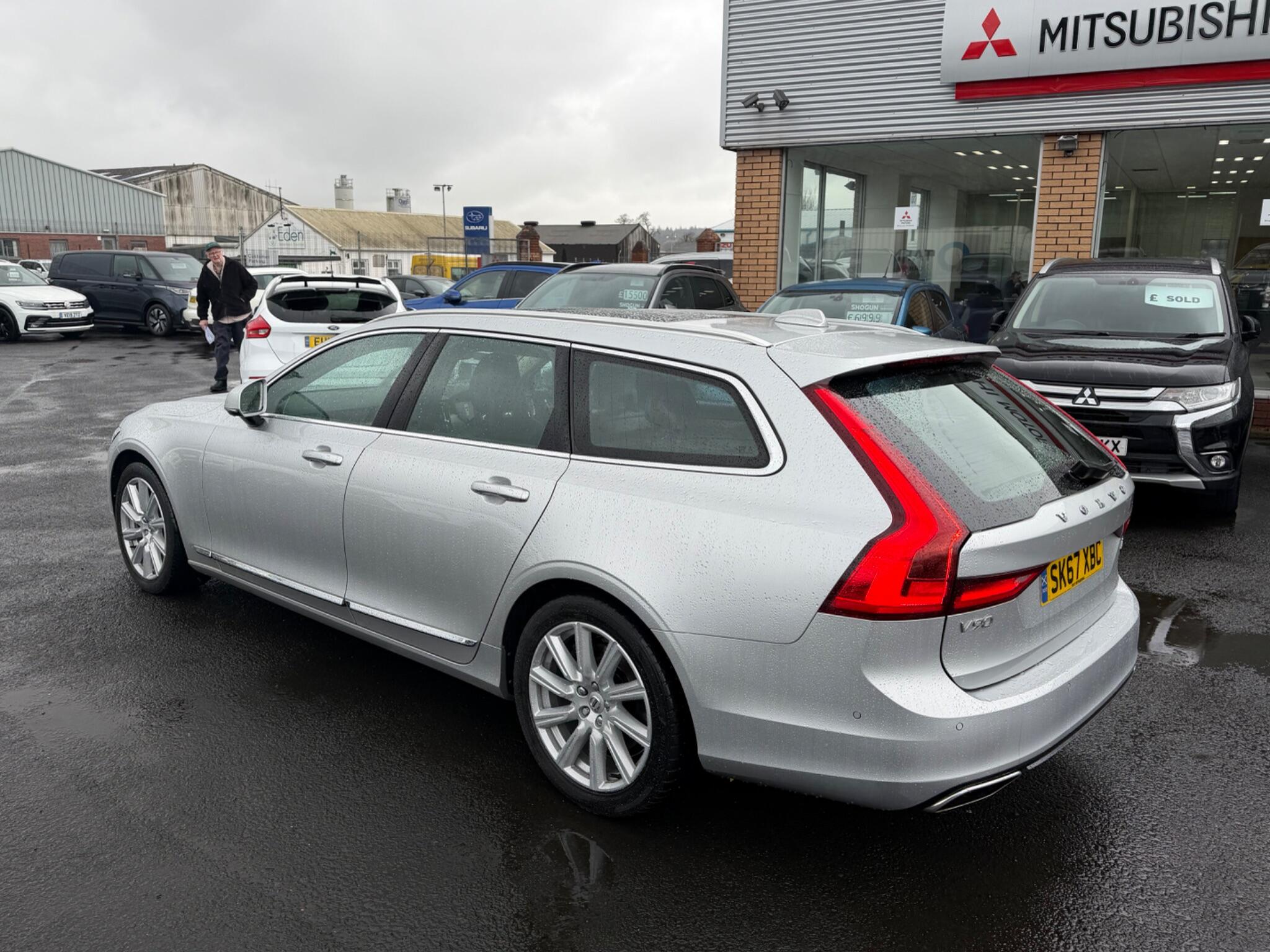 Volvo V90