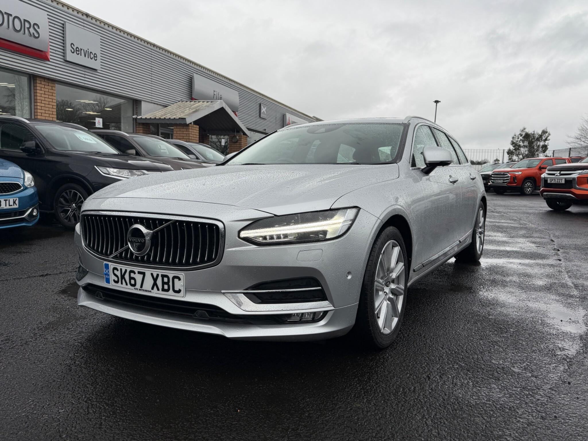 Volvo V90