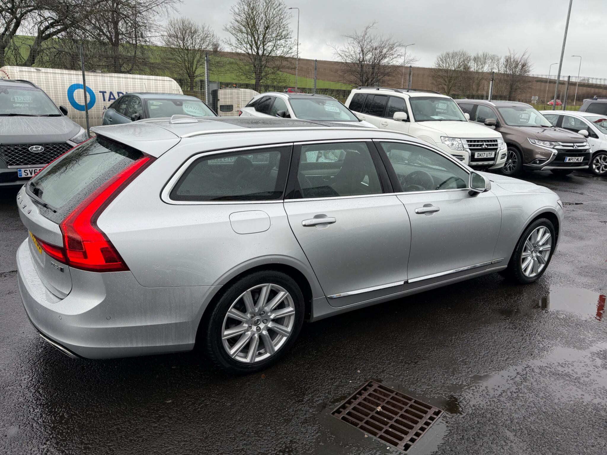 Volvo V90