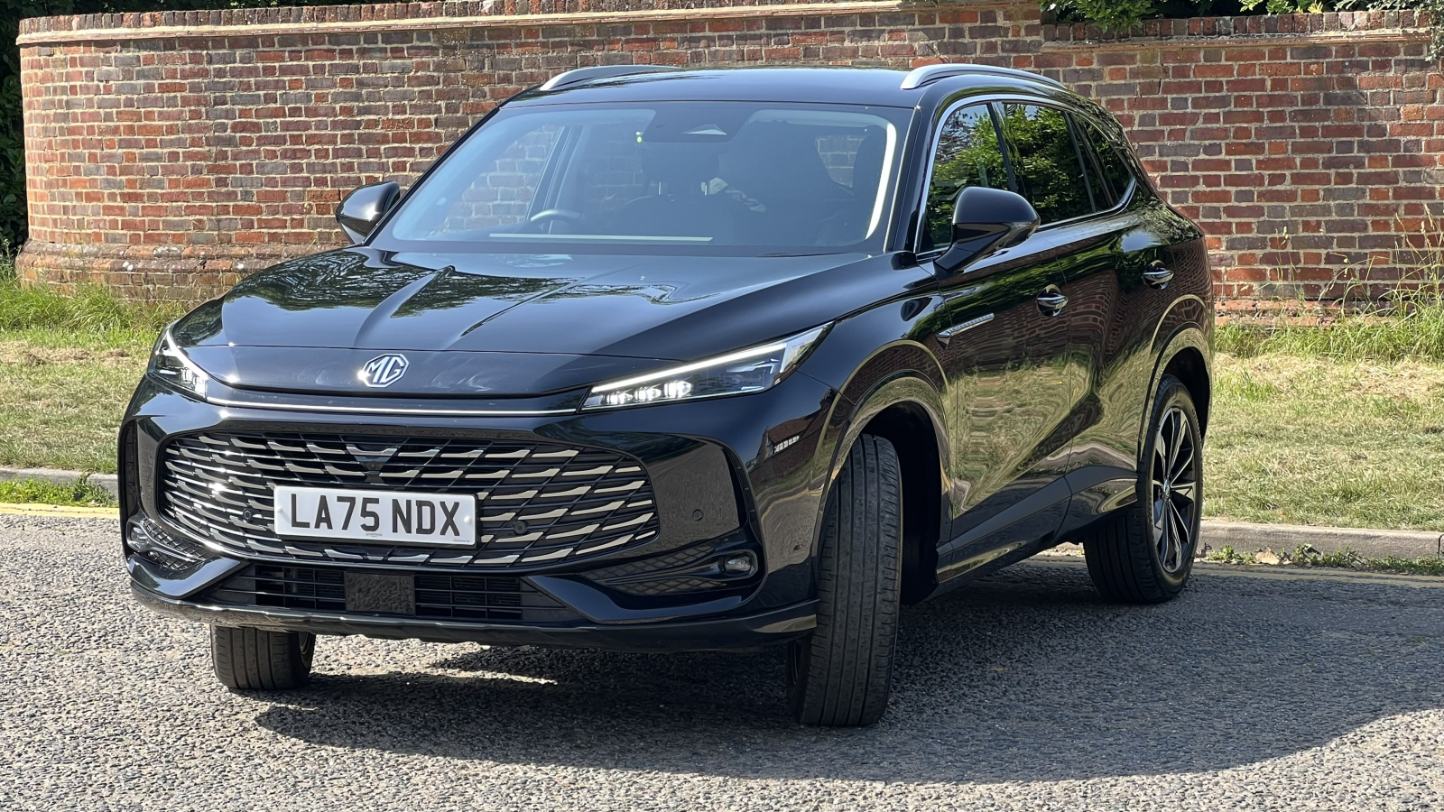 MG Motor UK HS