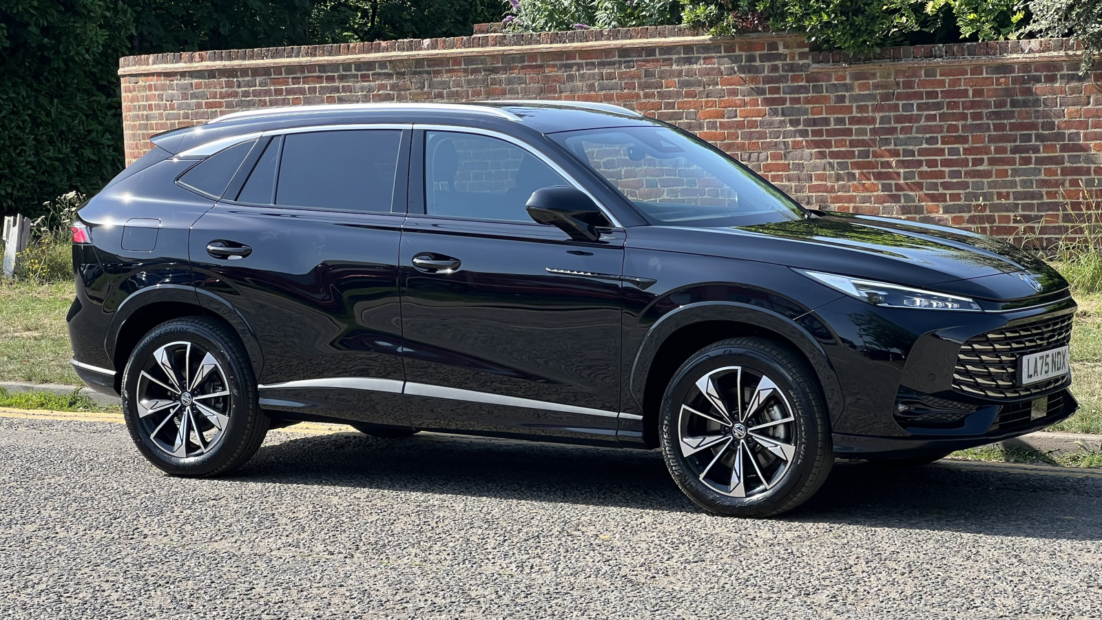 MG Motor UK HS