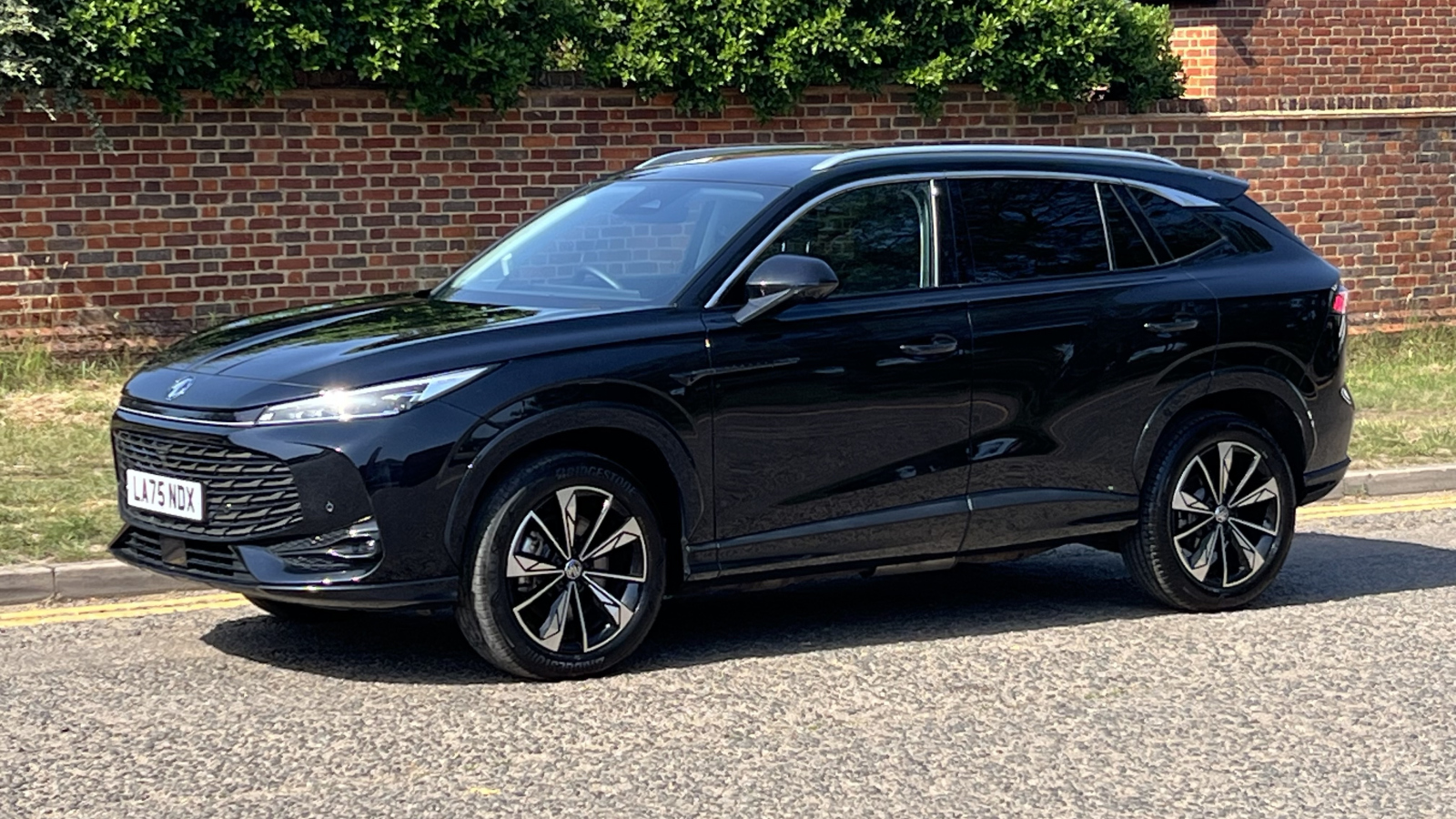MG Motor UK HS