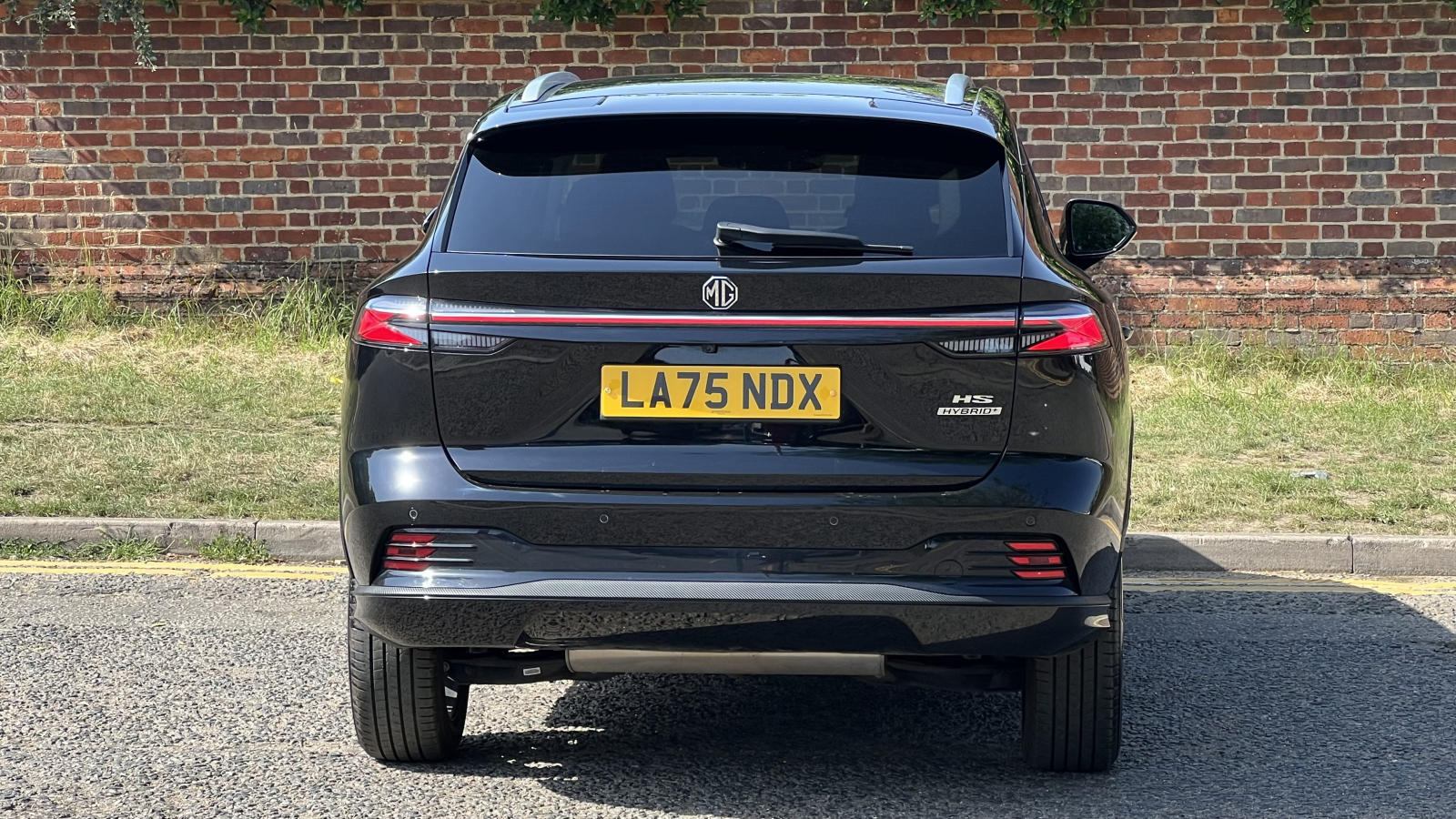 MG Motor UK HS