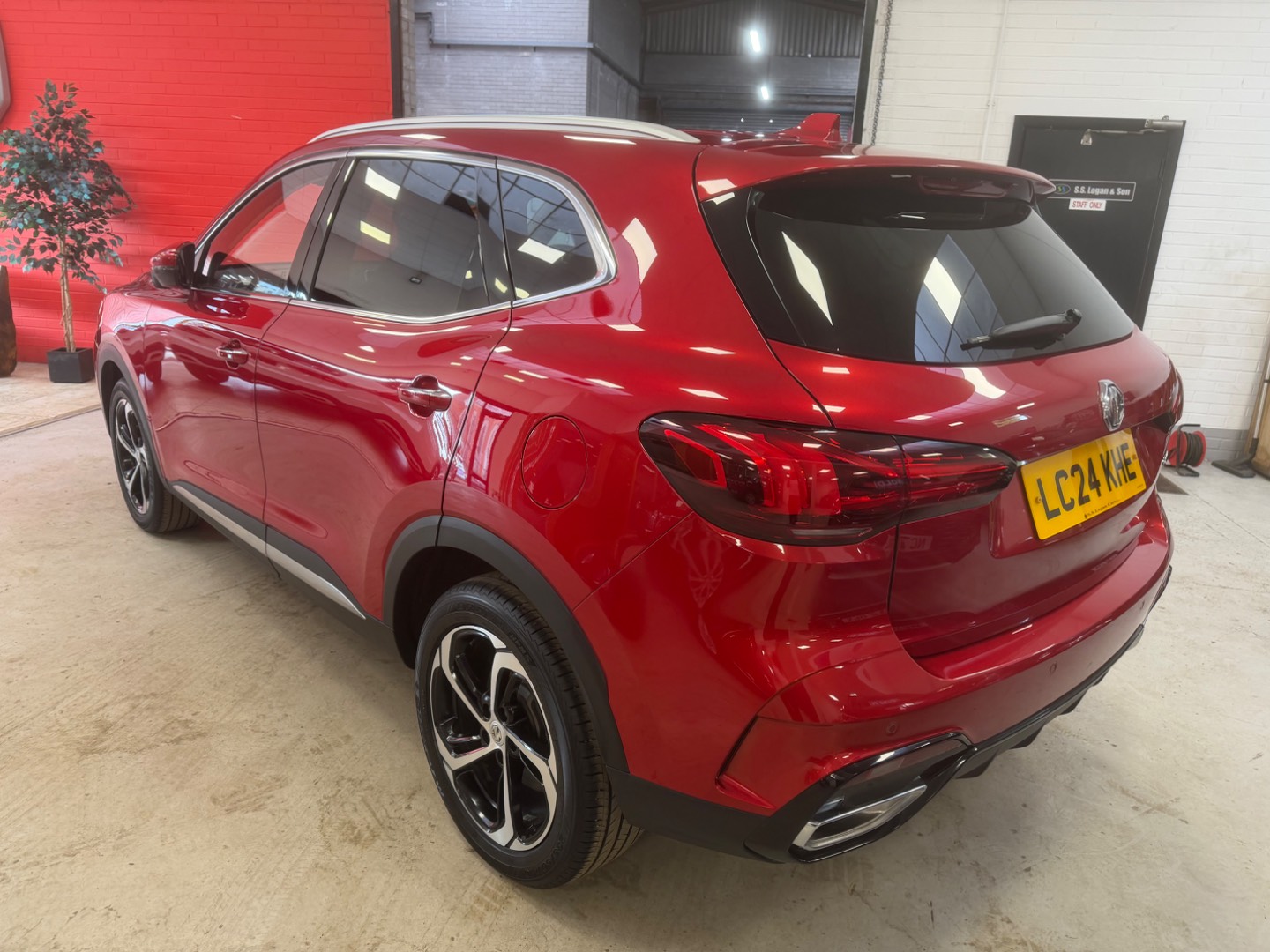 MG Motor UK HS