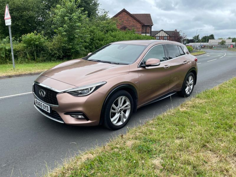 Infiniti Q30