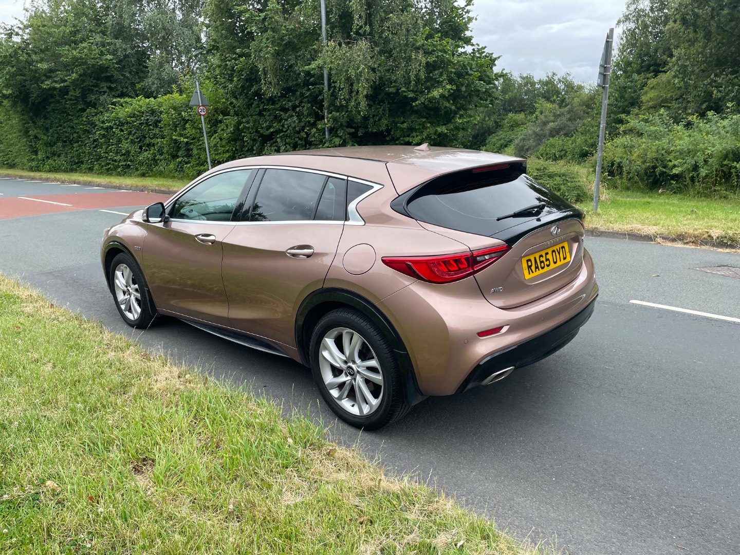 Infiniti Q30