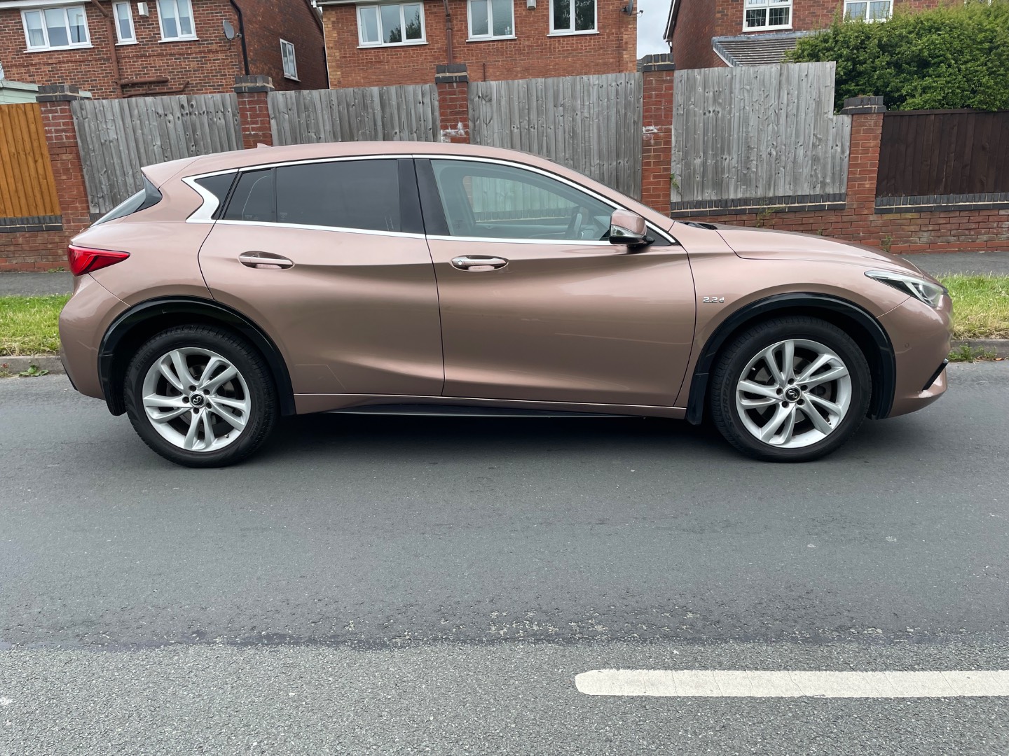 Infiniti Q30