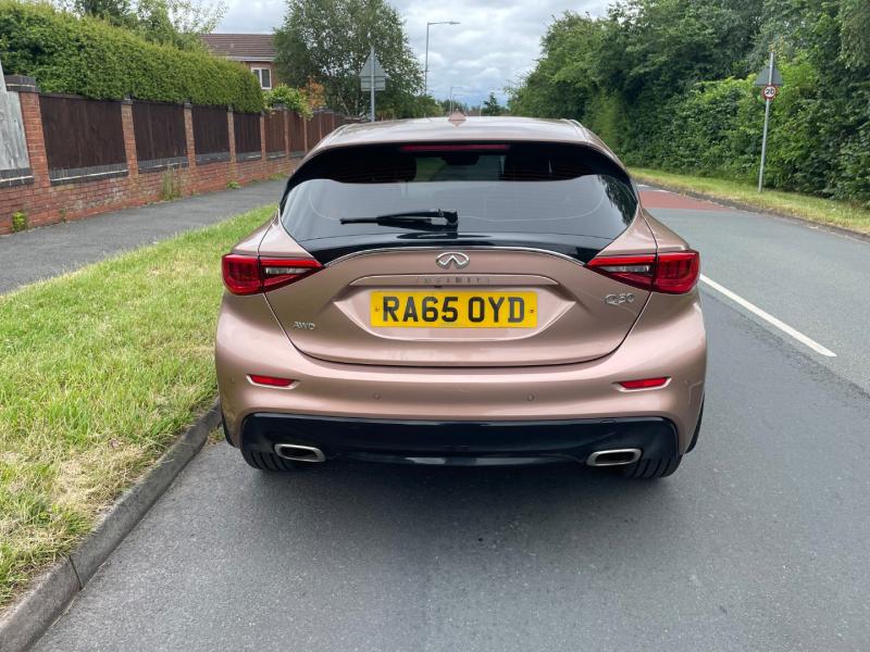 Infiniti Q30