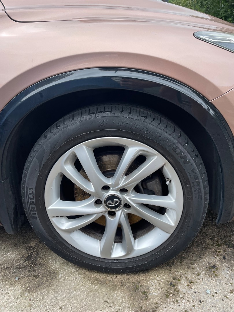Infiniti Q30
