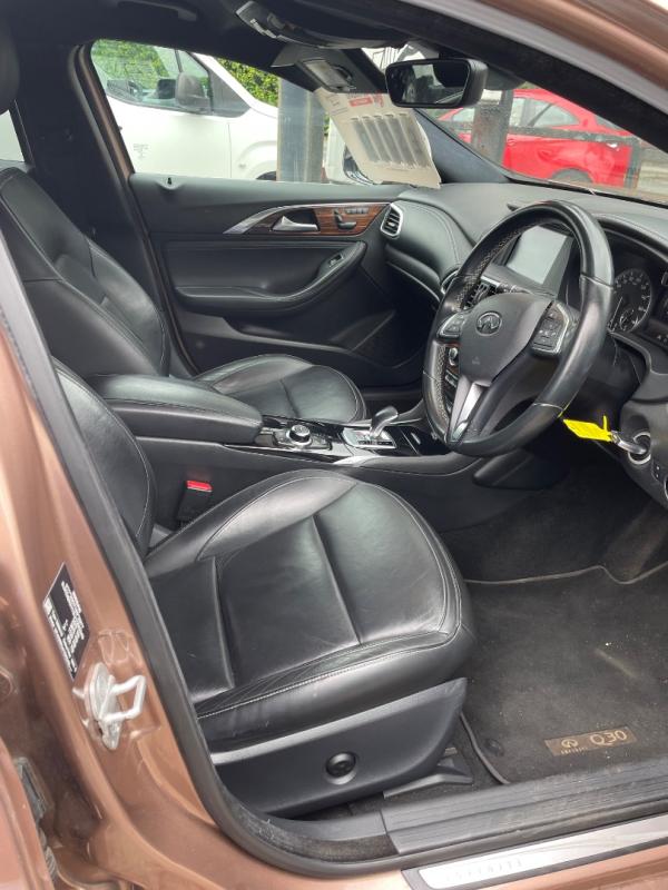 Infiniti Q30