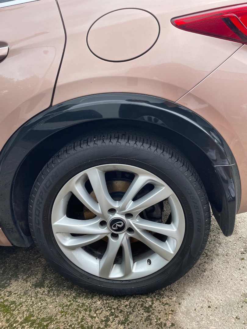 Infiniti Q30