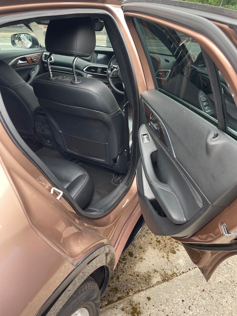 Infiniti Q30