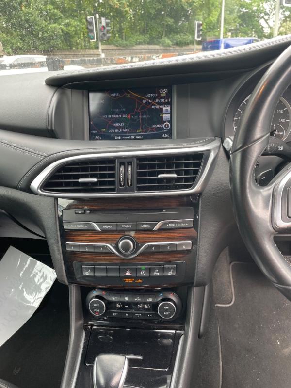 Infiniti Q30