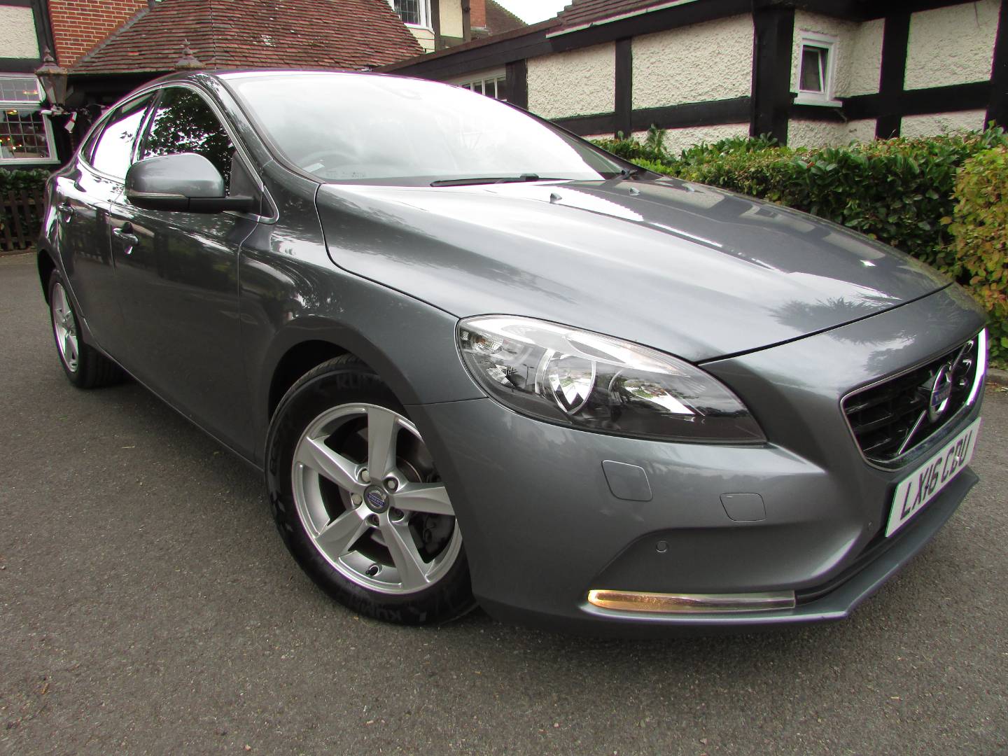 Volvo V40