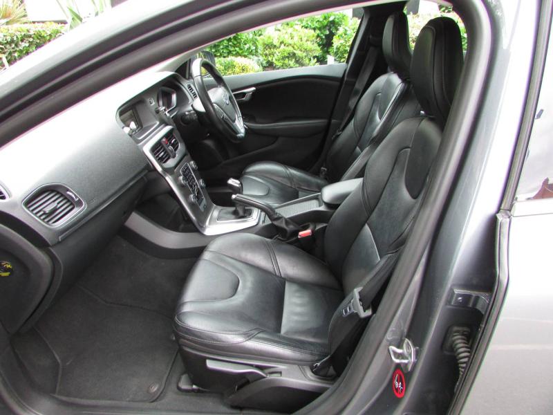 Volvo V40