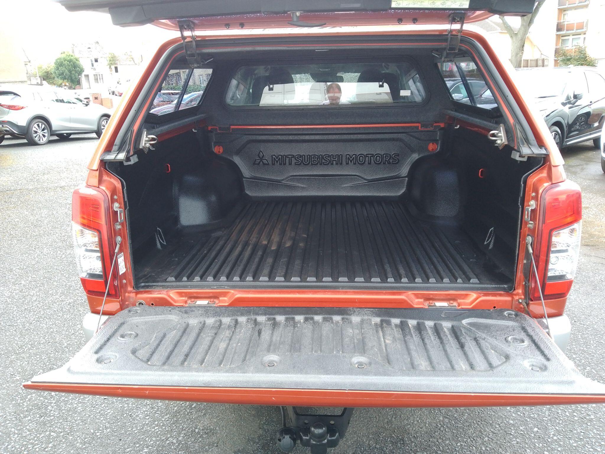 Mitsubishi L200