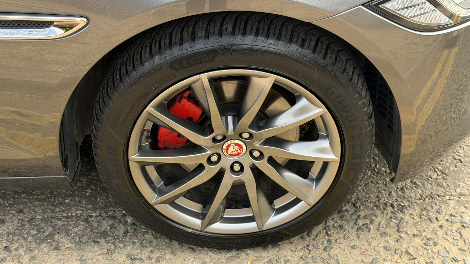 Jaguar XF
