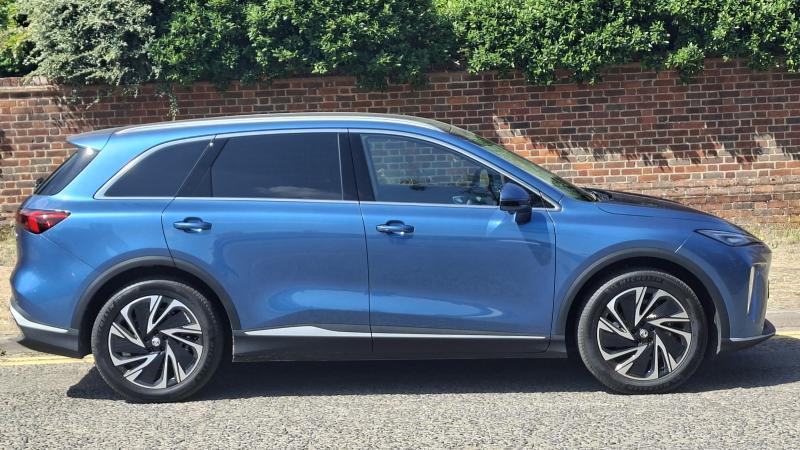 MG Motor UK MGS6