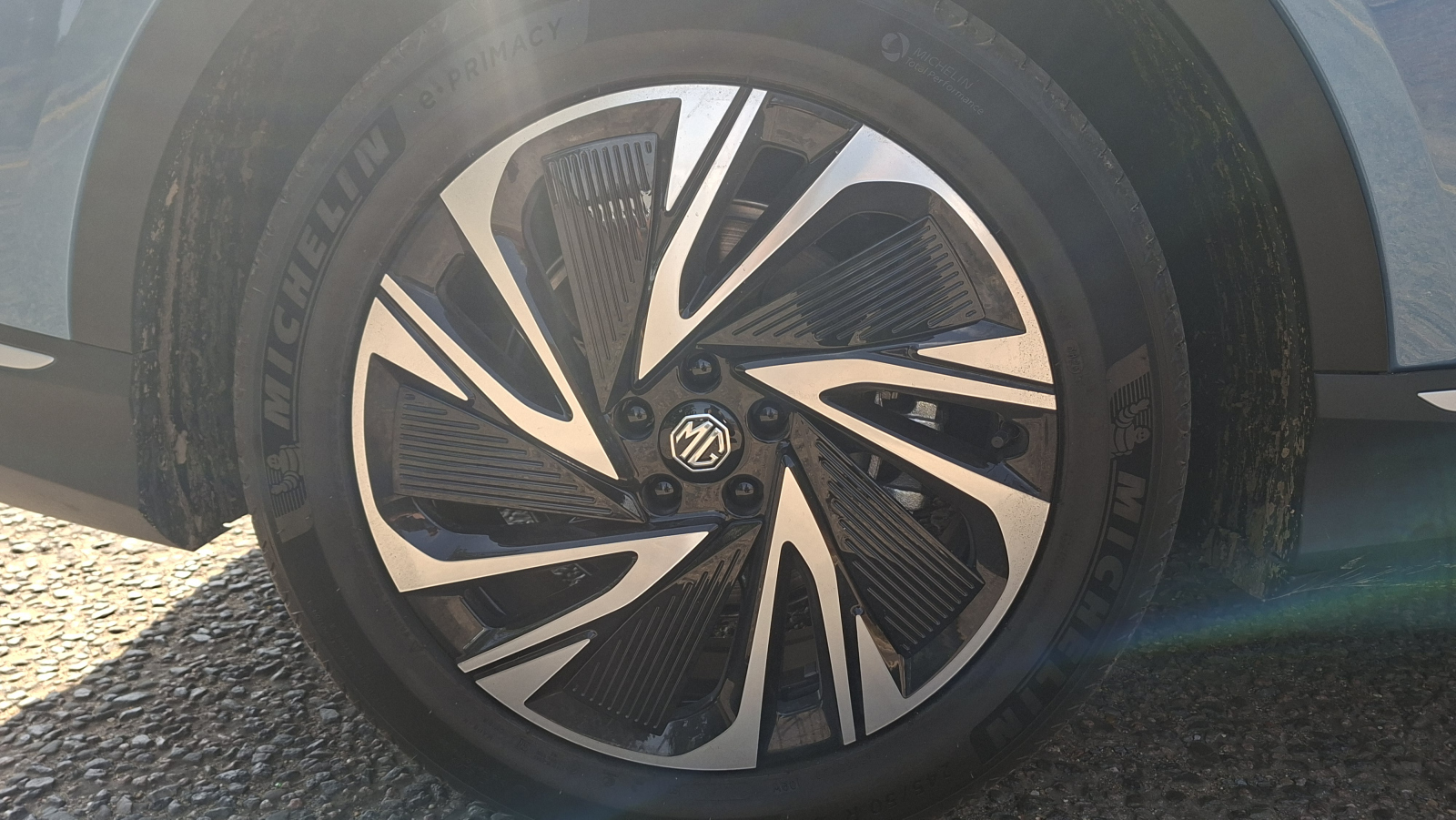 MG Motor UK MGS6
