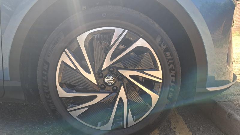 MG Motor UK MGS6