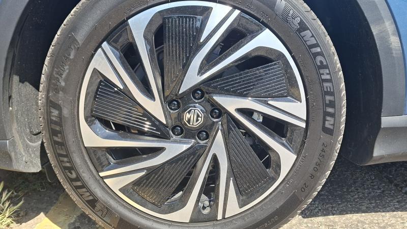 MG Motor UK MGS6
