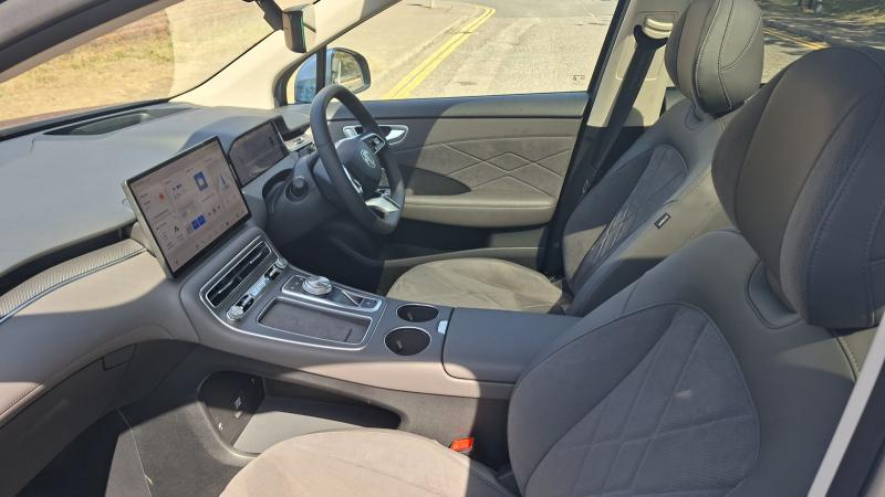 MG Motor UK MGS6