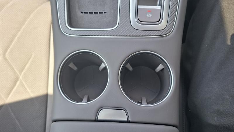 MG Motor UK MGS6