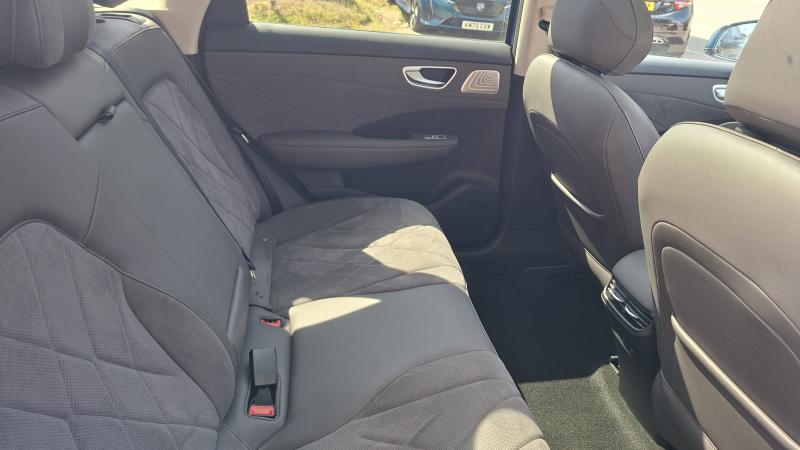 MG Motor UK MGS6