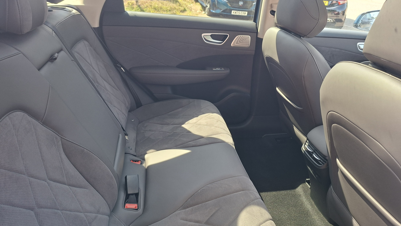 MG Motor UK MGS6