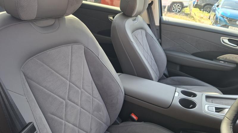 MG Motor UK MGS6