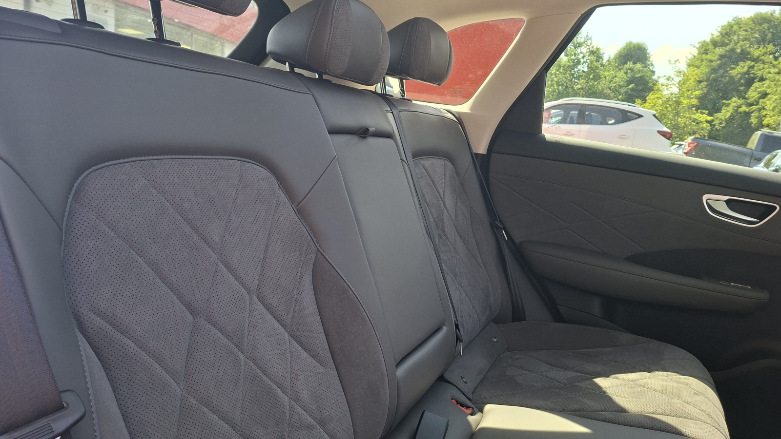 MG Motor UK MGS6