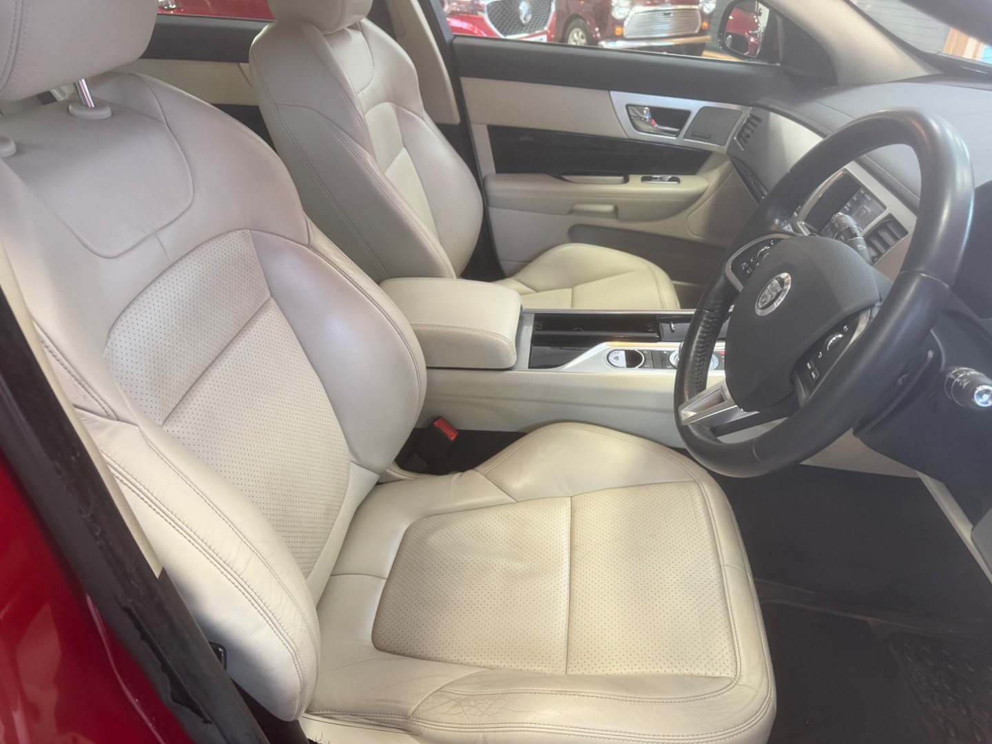 Jaguar XF