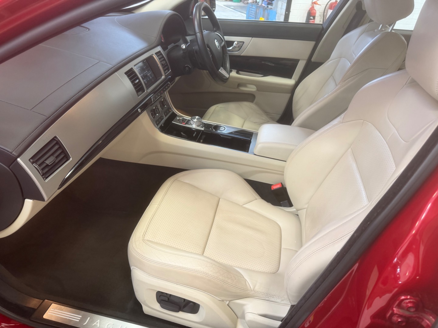 Jaguar XF