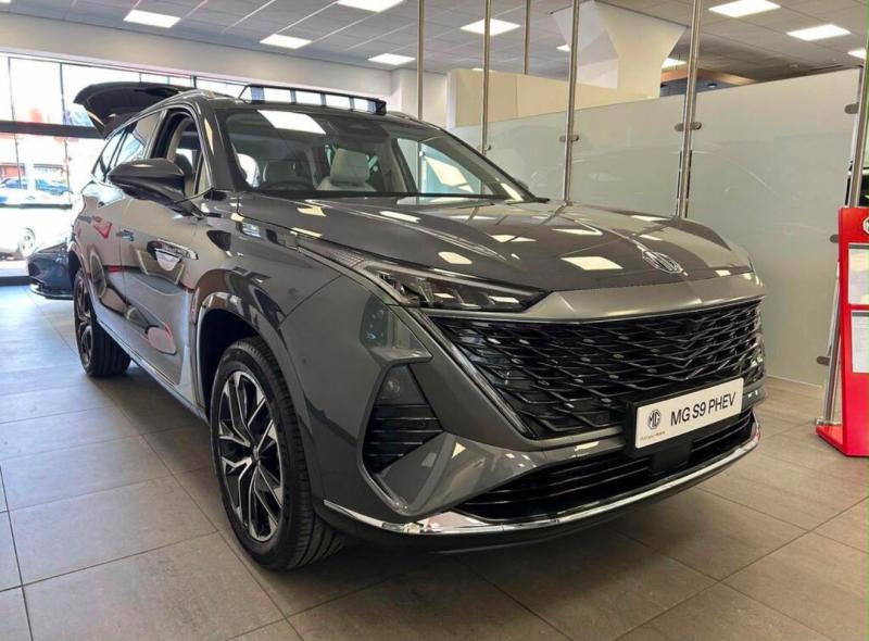 MG Motor UK MGS9