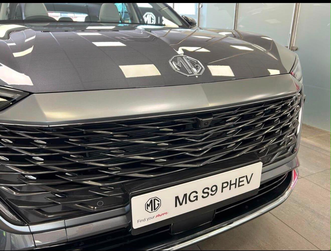 MG Motor UK MGS9