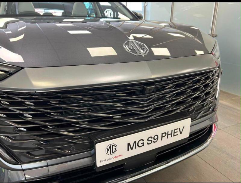 MG Motor UK MGS9