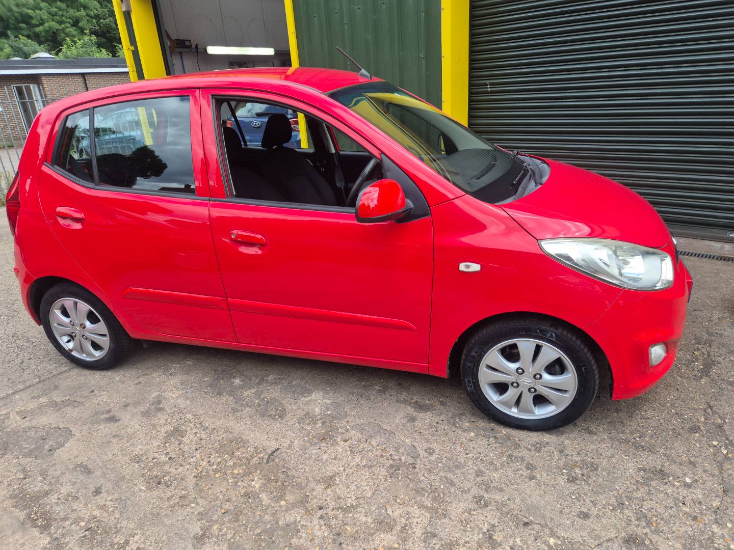 Hyundai i10