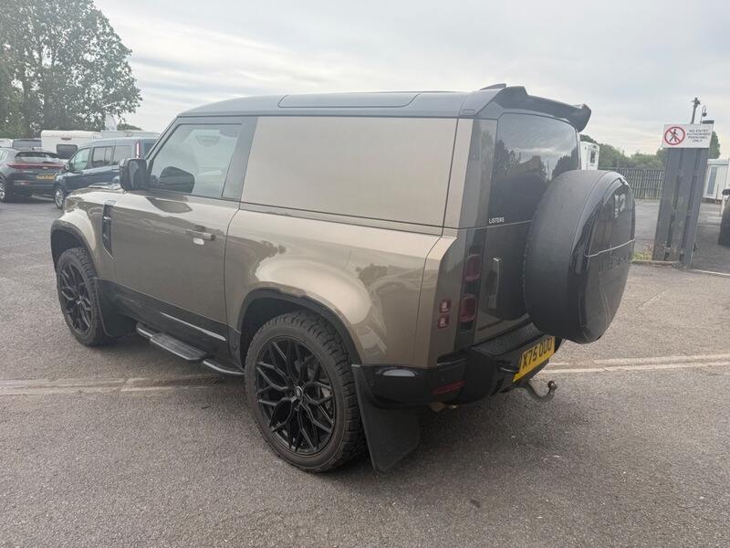 Land Rover Defender