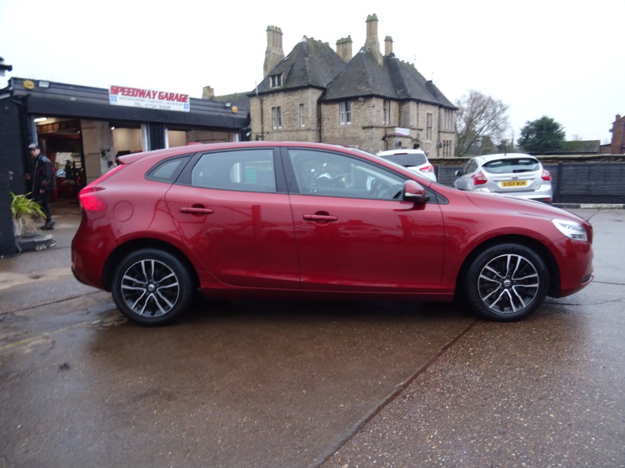 Volvo V40